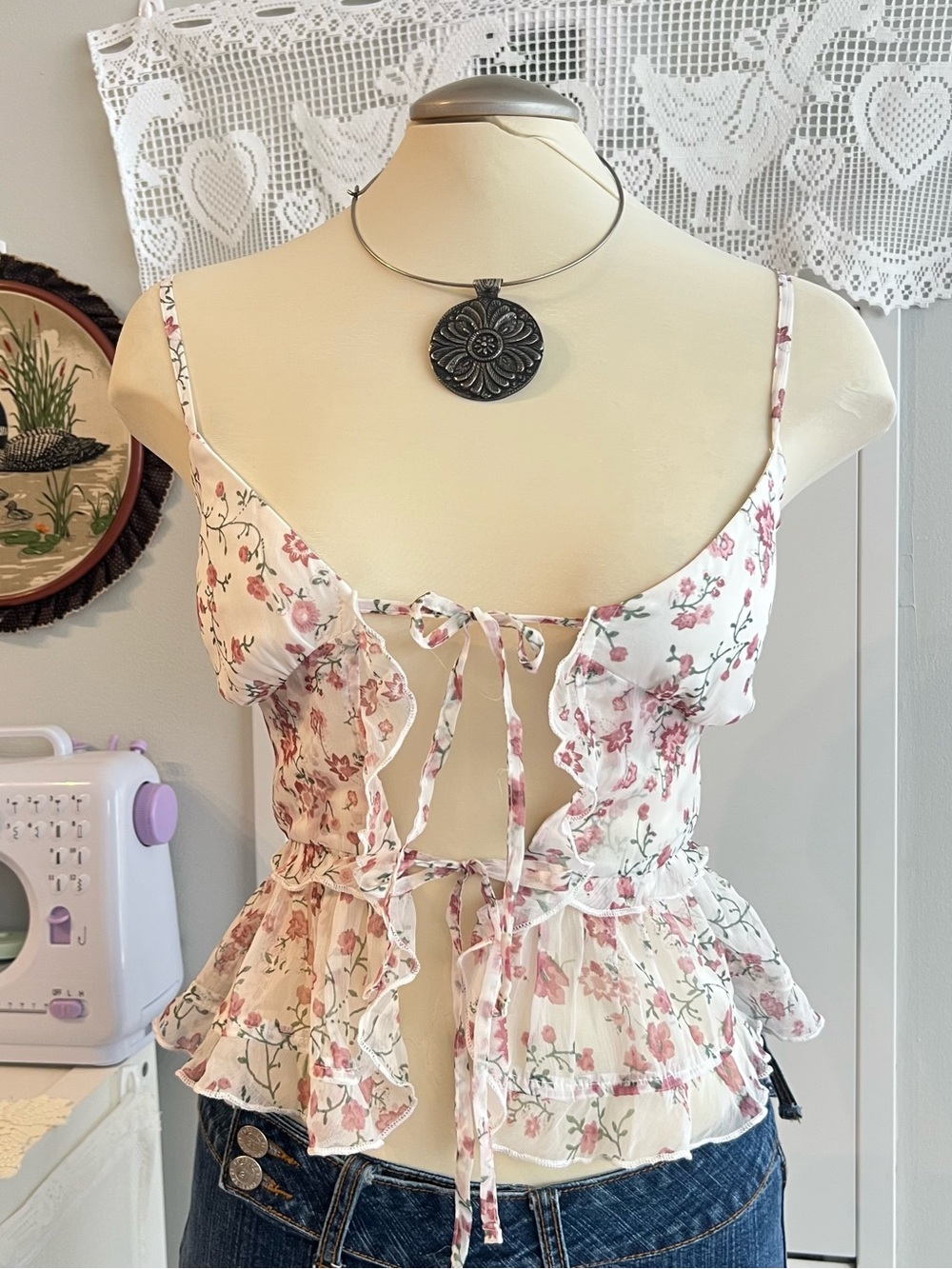 Hollister White Floral Tie-Front Ruffle Camisole — White with Pink Floral